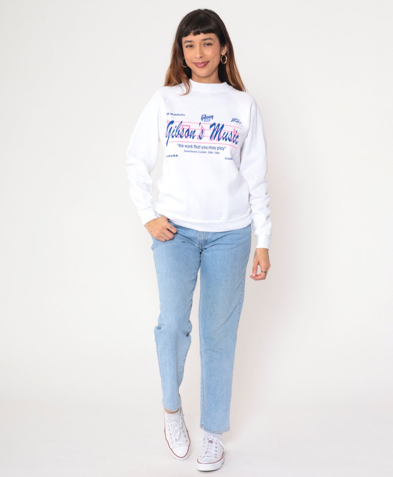 Gibson's Music Sweatshirt 90s Corbin, Kentucky Music Store Graphic Shirt Gibson USA Yamaha White Raglan Sleeve Vintage 1990s Hanes Small S image 2