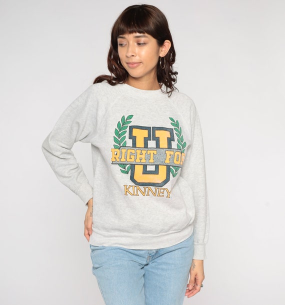 U Kinney Sweatshirt 80s 90s University Shirt Right For U Graphic College Sweater Heather Grey Crewneck Pullover Retro Sweater Vintage Medium