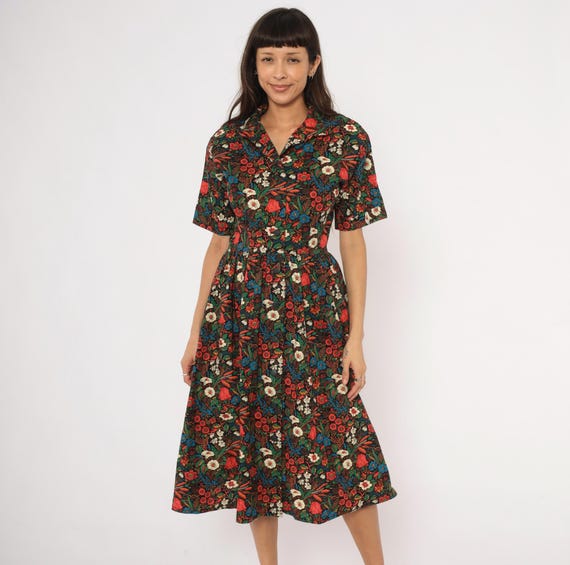 80s Botanical Garden Dress Black Floral Cotton Shirtdress Red Blue Green Wildflower Short Sleeve Fitted Waist Tulips Daisies Spring Small S