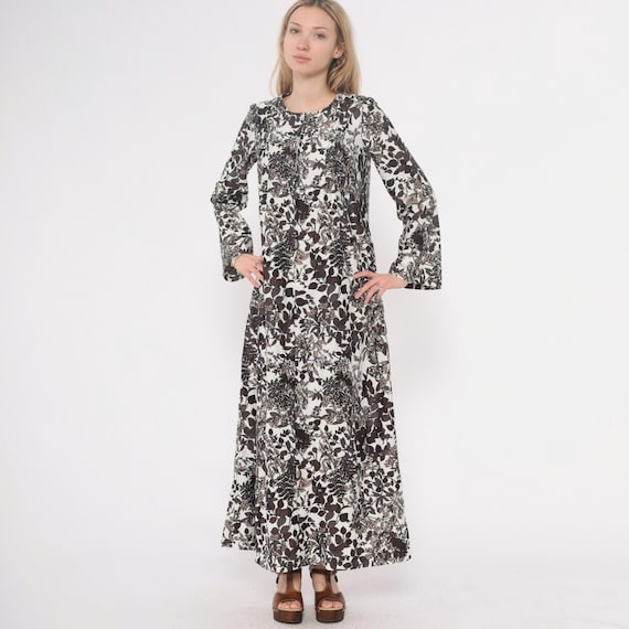 70s Black White Floral Maxi Dress Long Sleeve Botanical Print Round Neck Floor Length Prairie Cottagecore Vintage Monochrome Leaf Medium M