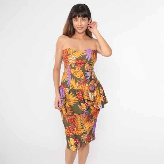 Vintage Strapless Tropical Dress 80s 90s Smocked Sweetheart Neckline Jungle Leaf Print Peplum Midi Olive Green Yellow Sundress Small Medium
