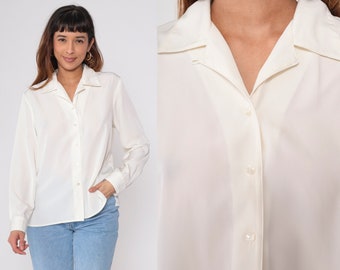 Chemisier blanc simple des années 90, chemise boutonnée à manches longues, haut à col rétro uni, basique, minimaliste, chic, vintage des années 1990, grand L