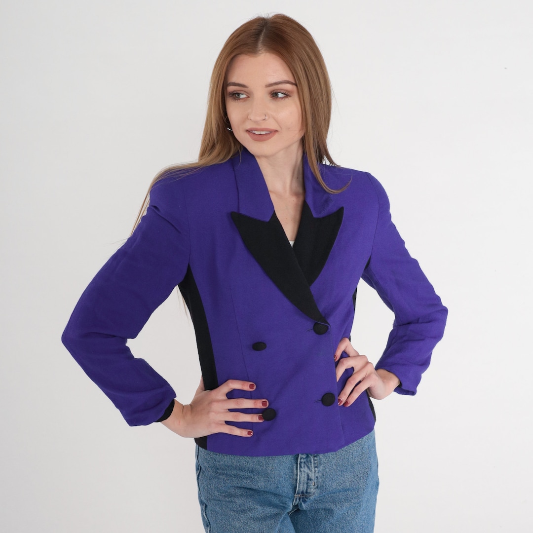 Jobis Wool Blazer | 90s Purple Cropped Design with gold-colored buttons