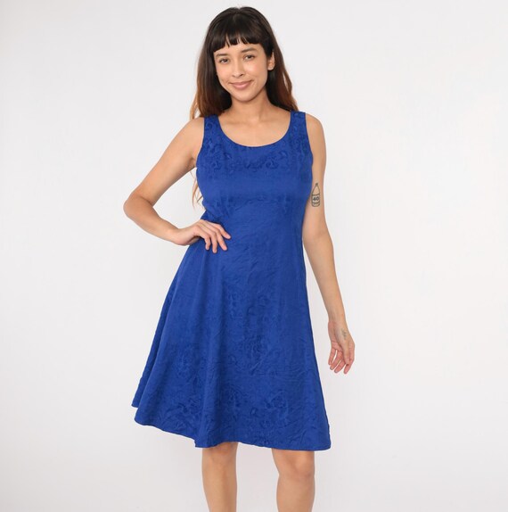 90s Floral Jacquard Dress Royal Blue Sleeveless A-Line Day Dress Fit Flare Scoop Neck Party Flower Print Sun Vintage 1990s Medium 8 Petite