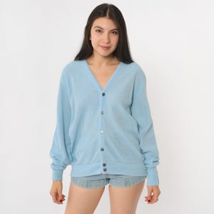Cárdigan azul claro de los años 80, cuello en V, botones delanteros, manga larga, suéter de punto preppy vintage de gran tamaño, informal, suave, acogedor, retro, clásico, mediano, M