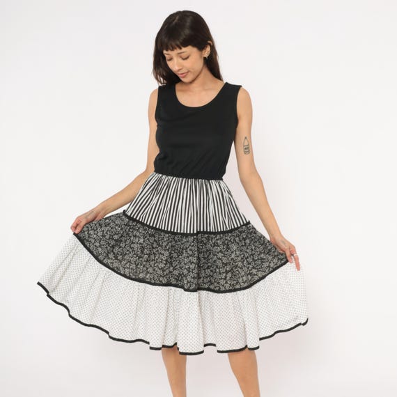 80s Summer Dress Mixed Print Tiered Black White Striped Floral Polka Dot Sleeveless Waist Patchwork Cotton Prairie Sundress Vintage Medium M