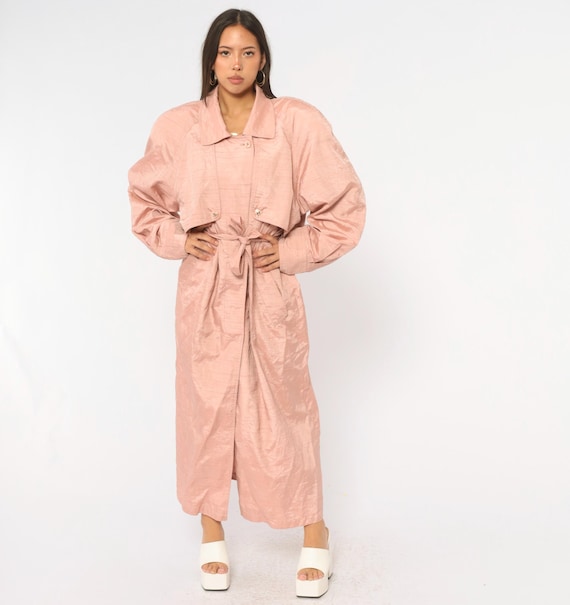 80s Pink Trench Coat Dusty Rose Long Duster Jacket Button Front Belted Tie Waist Capelet Collar Pockets Blush Shiny Vintage Womens Large L