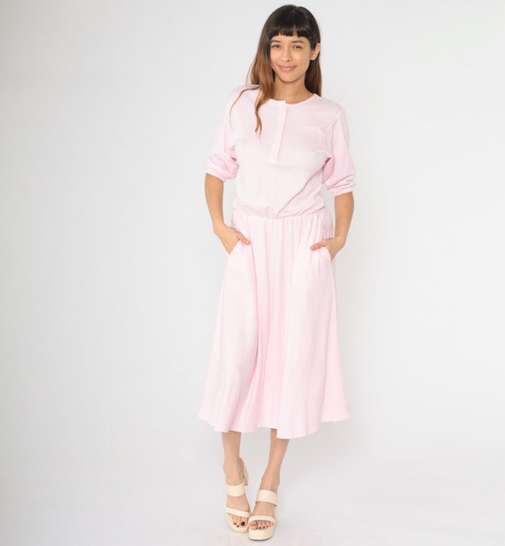 80s Baby Pink Midi Dress Vintage Button Up Shirtdress 1/2 Sleeve 1980s Pastel Casual High Elastic Waist Blouson Plain Jersey Pockets Medium