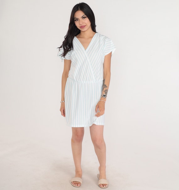 White Striped Dress 80s Mini Dress V Neck Faux Wrap Day Dress Blue Pinstripe Retro Casual Short Sleeve High Waist Vintage 1980s Medium Large