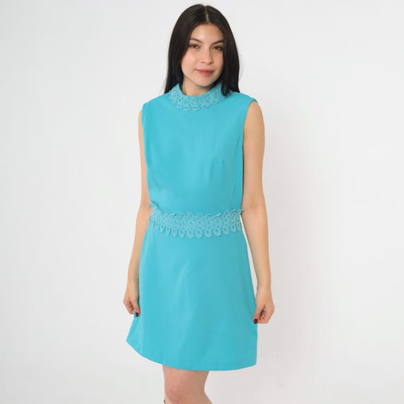 Vintage Mock Neck Mod Dress 60s Blue Lace Trim High Waist Shift Retro Sleeveless Gogo Twiggy Plain Minidress 1970s Go Go Size Small S