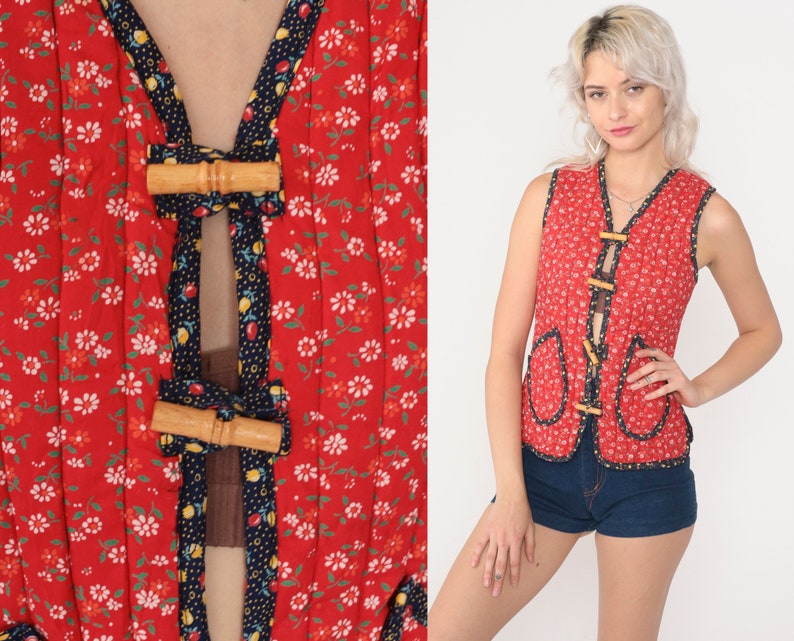 Chaleco acolchado con estampado floral de los años 70, estilo hippie, estilo bohemio, con estampado de calicó rojo, sin mangas, con botones para festivales, estilo bohemio, años 70, talla extra pequeña xs 0 imagen 2