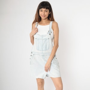 Vintage Light Wash Overall Shorts 90er Jahre Denim Shortalls Blau Jeans Distressed Streetwear Sommer Latz Hosenträger 1990er Jahre Bill Blass Medium M