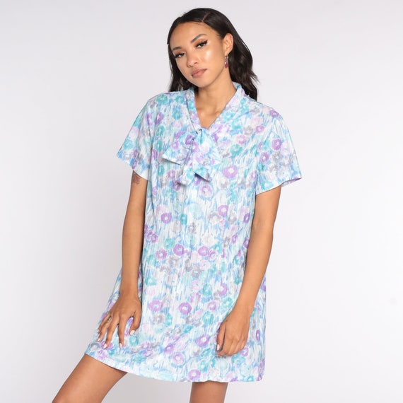 Floral Mini Dress 60s ASCOT Necktie Dress Mod Dress Lavender Purple Blue Shift 70s Short Sleeve Front Zip Vintage Minidress Boho Large L