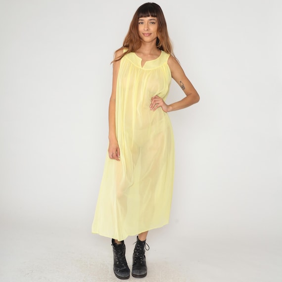 70s Yellow Nightie Slip Dress V Neck Flowing Prairie Cottagecore Summer Vintage Pale Lemon Hippie Beach Romantic Loungewear Medium M