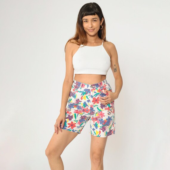 90s Floral Jean Shorts Sasson Denim Shorts White Pink Purple Brushstroke Boho Hippie High Waist Shorts Vintage 1990s Small 27