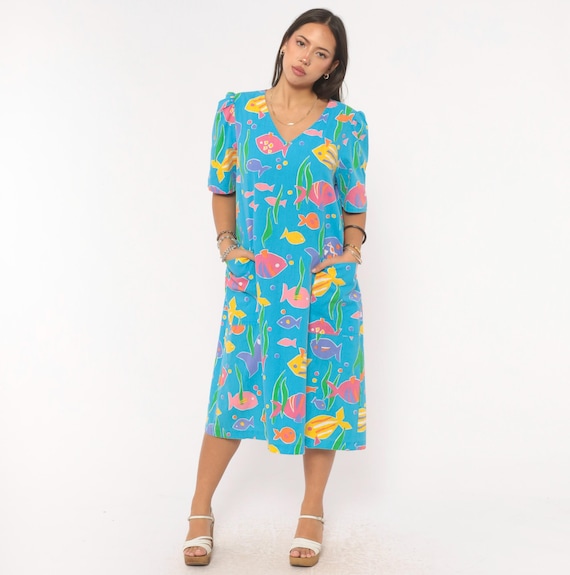 Fish Print Shift Dress 80s Aqua Blue Cotton Novelty Tropical Sea Ocean V Neck Puff Sleeve Knee Length Quirky Colorful Summer Frock Medium M