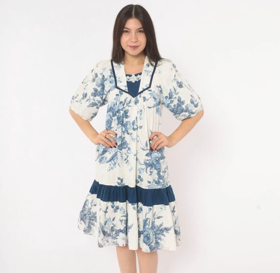 80s Floral Muumuu Liberty House Blue White Cotton Toile V Neck Puff Sleeve Ruffle Hem Lace Prairie Cottagecore Hawaiian Dress Extra Small XS