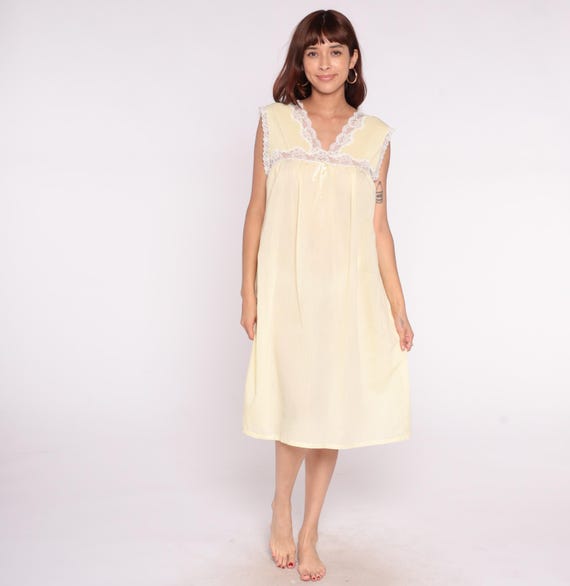 80s Lace Nightgown Pale Yellow Empire Waist Babydoll Dress Knee Length V Neck Cottagecore Prairie Vintage Cream Ribbon Tie Medium Large M L