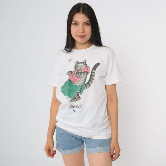 Kliban Hawaii Cat Shirt 90s White Hula Tabby Cartoon Green Grass Skirt Pink Lei Kitty Vintage Crazy Shirt Tee Cotton Medium