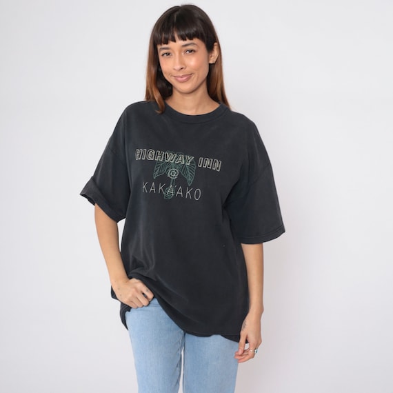 Highway Inn Kaka'ako Shirt Hawaiian Restaurant TShirt Vintage Y2K Honolulu Graphic T Shirt 00s Souvenir Tourist Travel Tee Extra Large xl