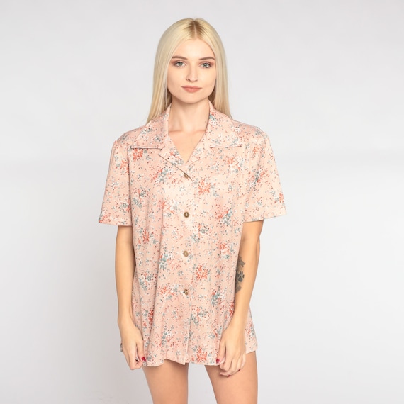 70s Floral Blouse Pink Button Up Shirt Retro Collared Top Short Sleeve Flower Print Notched Collar Secretary Preppy Vintage 1970s Large L
