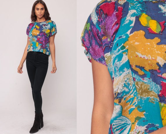 Seashell Shirt Under The Sea Beach Top Clam Shirt Graphic Blouse Retro T Shirt 90s Vintage Surfer Retro Tee Marine Life Medium