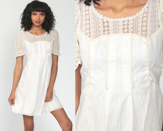 Robe Babydoll blanche des annees 70 Mini dentelle manches bouffantes annees 60 Mod Boho creme Crochet Boho mariage Swiss Dot Minidress vintage annees 1970 Extra petit xs Etsy France