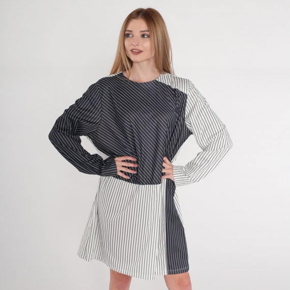 Striped Dress 70s Mod Black and White Mini Dress Retro Shift Dress Long sleeve Seventies Color Block Low Drop Waist Vintage 1970s Large L