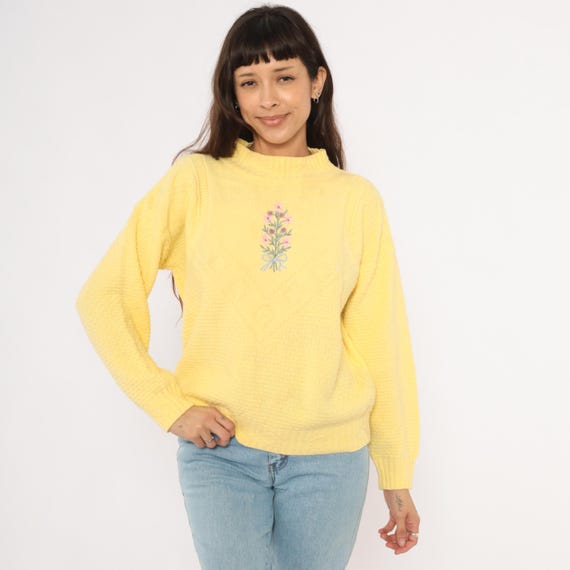 Embroidered Floral Bouquet Sweater 80s Pastel Yellow Knit Pullover Cable Knit Pink Flower Cottagecore Cream Jumper Feminine Vintage Medium M