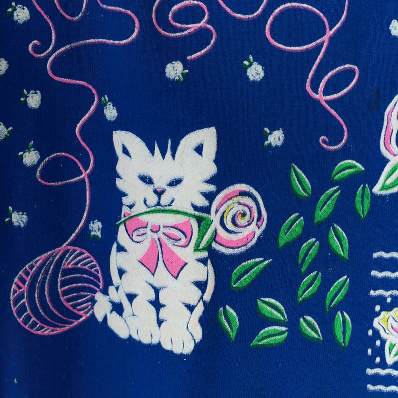 Vintage Cat Sweatshirt 80s 90s Blue Kitten Yarn Floral Sweatshirt 1990s Graphic Novelty Animal Sweater Retro Kawaii Oversized Medium image 6