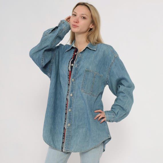 Tommy Denim Shirt Y2K Jeans Light Blue Cotton Button Front Long Sleeve Logo Tape Detail Relaxed Fit Streetwear Casual Preppy Vintage Large L