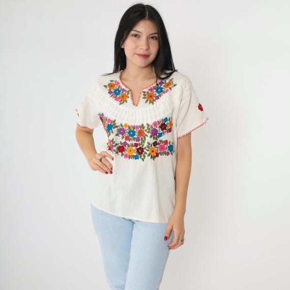 Mexican Floral Blouse 90s Embroidered Top Off-White Flower Peasant Hippie Short Sleeve Pleated Shirt Cotton Vintage 1990s Medium