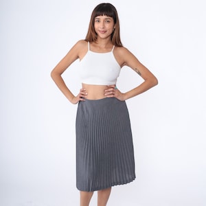 Grey Pleated Skirt 00s Midi Skirt High Waisted Retro Knee Length Skirt Basic Plain Simple Preppy Work Secretary Vintage Y2K Small 6