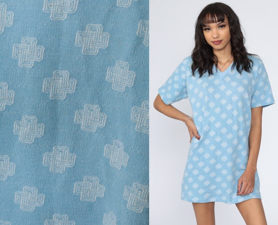 Mod Mini Dress 70s Geometric Print Boho Hippie Gogo Minidress Baby Blue Sleep Shirt Shift Short Sleeve Vintage 1970s Twiggy Go Go Medium