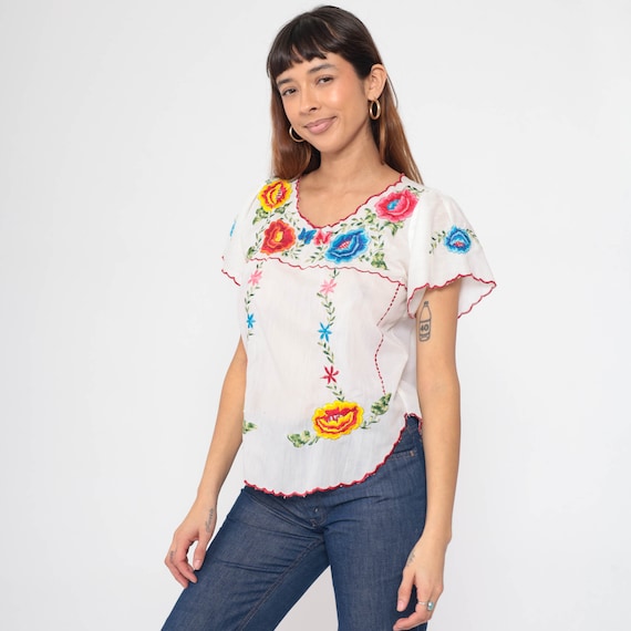 White Embroidered Blouse 90s Floral Semi-Sheer Blouse Scalloped Boho Short Sleeve Hippie Summer Festival Bohemian Vintage 1990s Small S