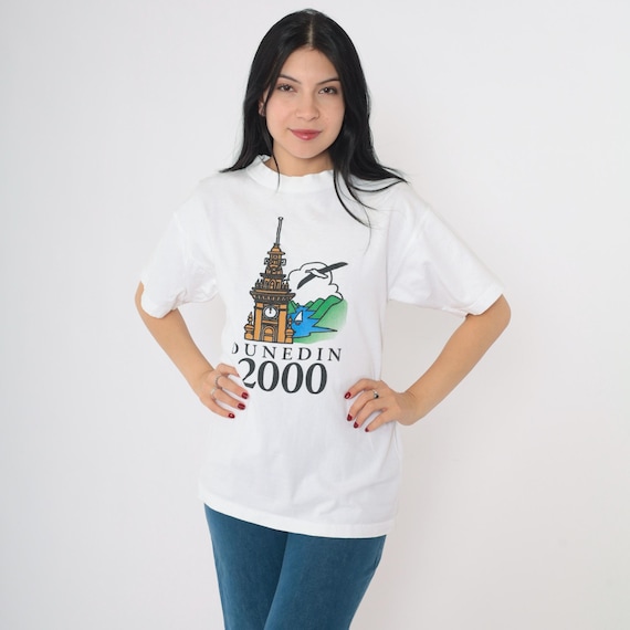 Vintage Dunedin 2000 T-Shirt White Graphic Tee New Zealand Landmark Souvenir Travel Tourist Tee Y2K Size Medium M