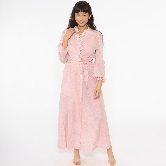 70s Nightgown Robe Pink Floral Wrap Front Ruffle Lace Trim Cottagecore Prairie Dressing Gown Tie Belt Vintage Coquette Loungewear Medium M