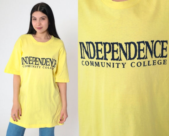 Independence Community College T-Shirt 90s Kansas TShirt Graphic Tee Single Stitch T Shirt Yellow Vintage 1990s Fruit Of The Loom Medium