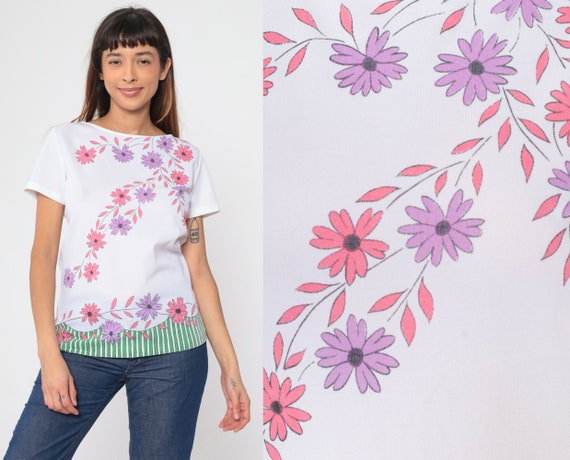70s Floral Print Top Mod White Blouse Short Sleeve Shirt Pink Purple Rear Zipper Vintage 1970s Graphic Tee Retro Polyester Small S