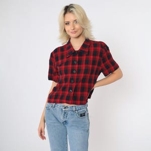 Vintage Rot Kariertes Hemd 90er Jahre Button Up Bluse Semi-Cropped Boxy Kurzarm Schwarz Karo Print Top Adretter Medium M