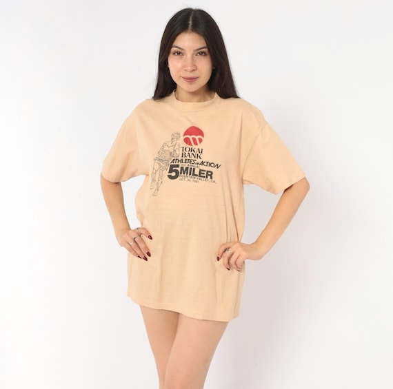 80s Running Race Tee Athletes 1981 Fountain Valley California Track Athletic Club Sporty Tan Cotton Hanes Beefy Graphic Sand Large L