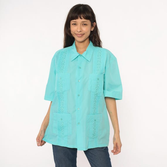 80s Summer Shirt Aqua Turquoise Mint Embroidered Pintuck Short Sleeve Collared Four Pocket Tropical Beach Resort Vacation Vintage Medium M