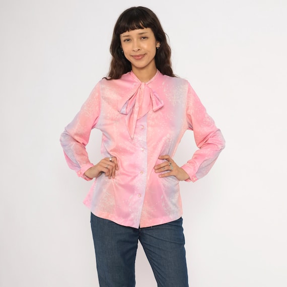 Pink Pussy Bow Blouse 70s Button Front Shirt Lavender Floral Print Long Sleeve Top Rose Lilac Feminine Tie Neck Coquette Pearl Snap Medium M