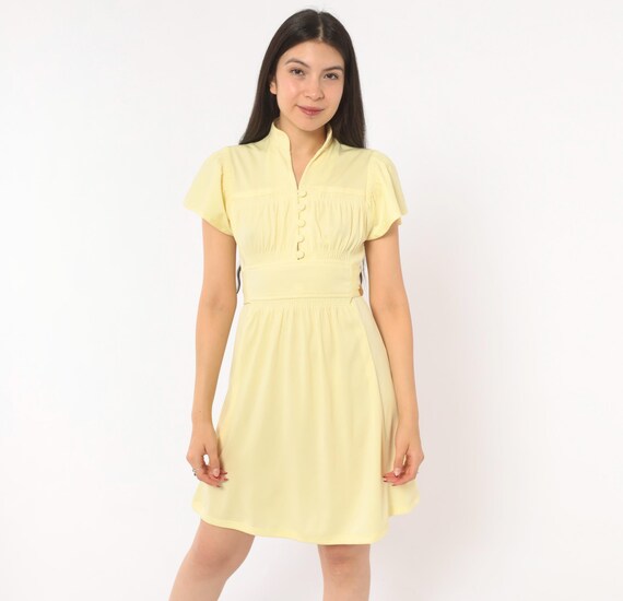70s Yellow Dress Smocked Bodice Button Front V Neck Short Sleeve Tie Back Waist A Line Knee Length Gathered Cottage Core Lemon Vintage Small