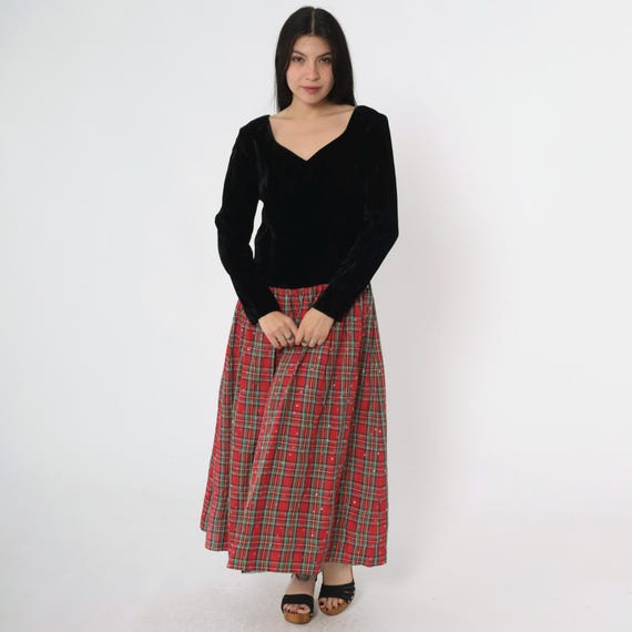 Vintage Black Velvet Plaid Maxi Dress 90s Sweetheart Neck Long Sleeve Red Tartan Holiday Gown Sequin Detail 1990s Medium 8