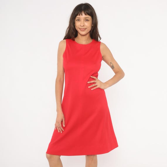 70s Red A Line Dress Sleeveless Scoop Neck Knee Length Shift Mod Style Fitted Waist Pullover Summer Frock Vintage Minimalist Tank Small S