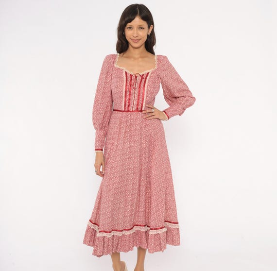 70s Prairie Dress Red Floral Lace Trim Corset Bodice Puff Sleeve Cotton Calico Print Ruffled Cottagecore Peasant Western Americana Small S