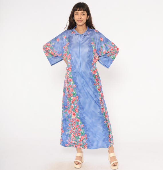 Periwinkle Floral Kaftan Blue Pink Rose Housecoat Full Length Caftan Lavender Flower Garden Loungewear Vintage Sleepwear Muumuu One Size OS