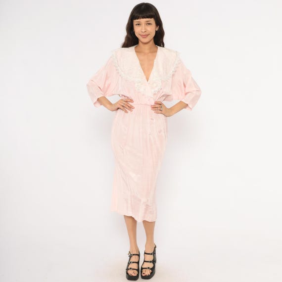 Blush Lace Collar Dress 80s Pink V Neck Midi Floral Scalloped Trim Rose Cinched Waist Three Quarter Sleeve Feminine Vintage Small S