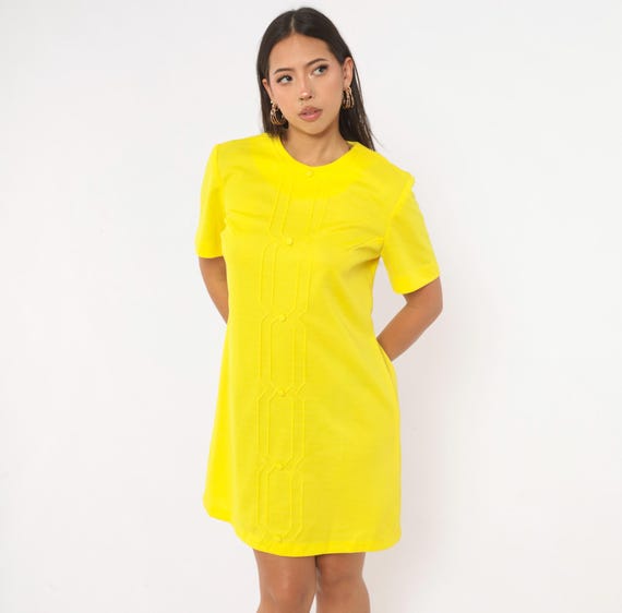 60s Nelly Don Yellow Shift Dress Short Sleeve Mod Geometric Topstitch Placket Covered Buttons A Line Lemon Summer Day Dress Vintage Large L